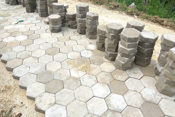 pemasangan paving blok